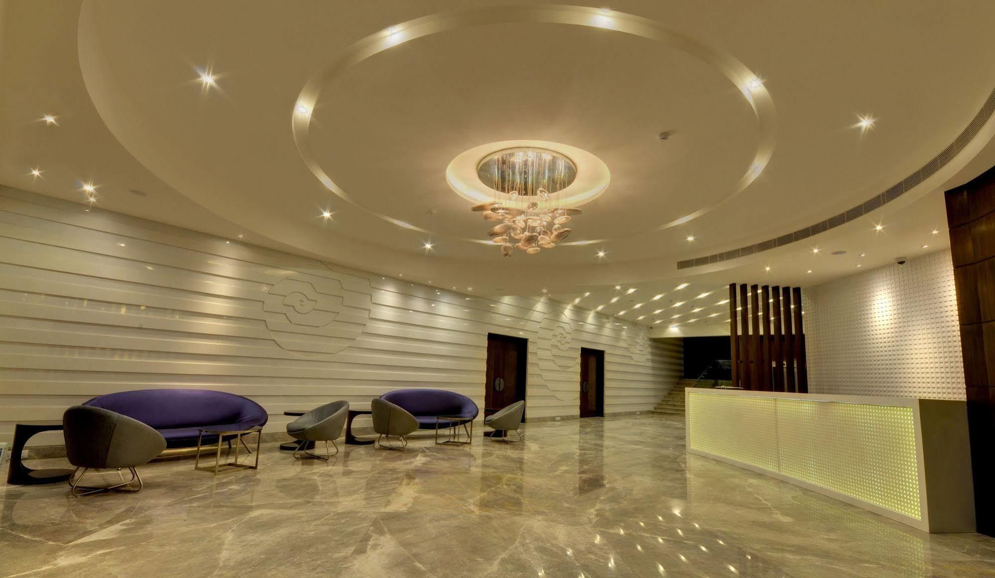 Hotel Platinum Райкот Екстериор снимка