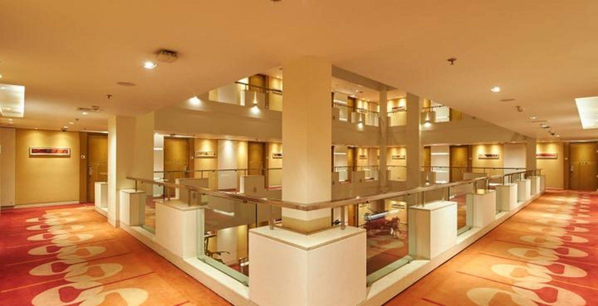 Hotel Platinum Райкот Екстериор снимка
