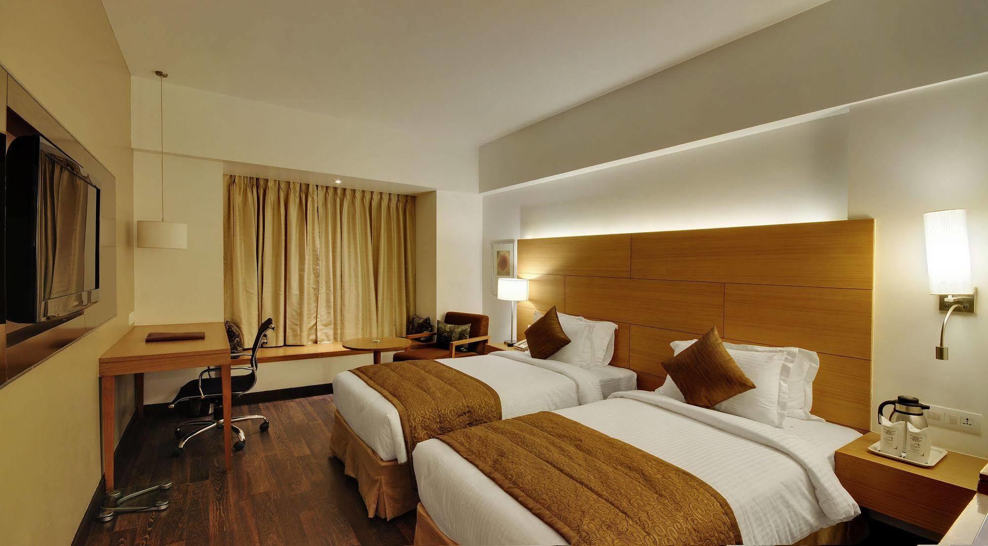 Hotel Platinum Райкот Екстериор снимка