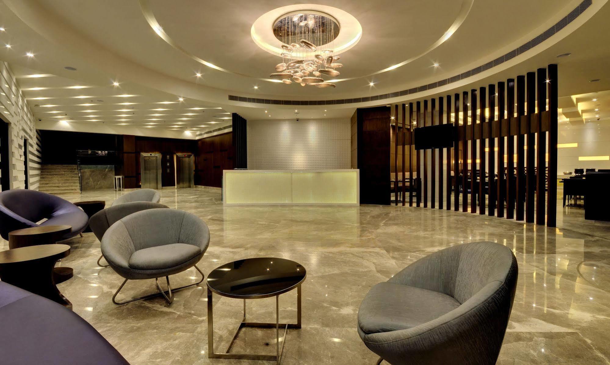 Hotel Platinum Райкот Екстериор снимка
