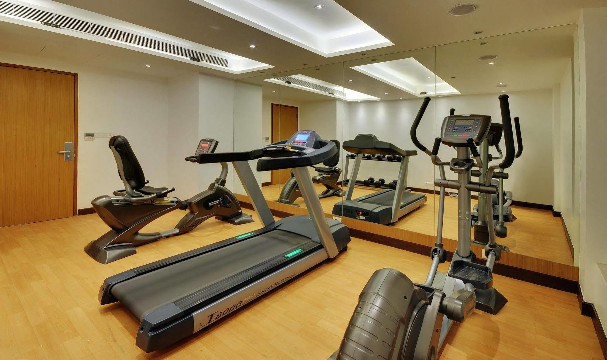 Hotel Platinum Райкот Екстериор снимка