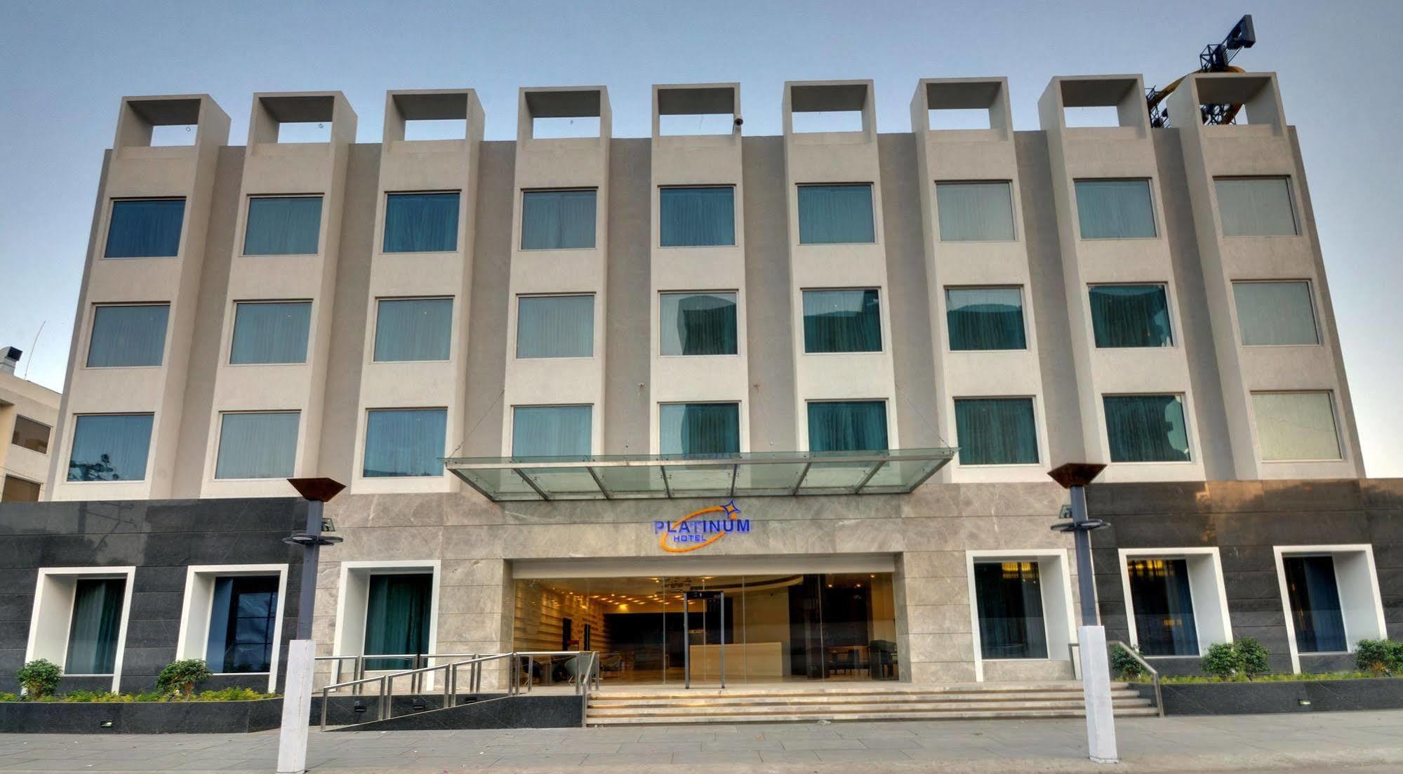 Hotel Platinum Райкот Екстериор снимка