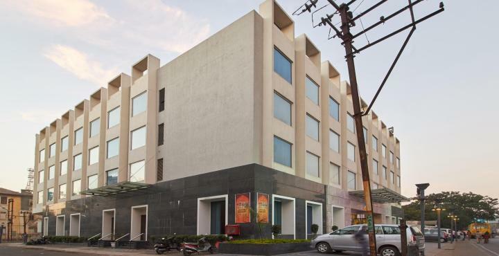 Hotel Platinum Райкот Екстериор снимка