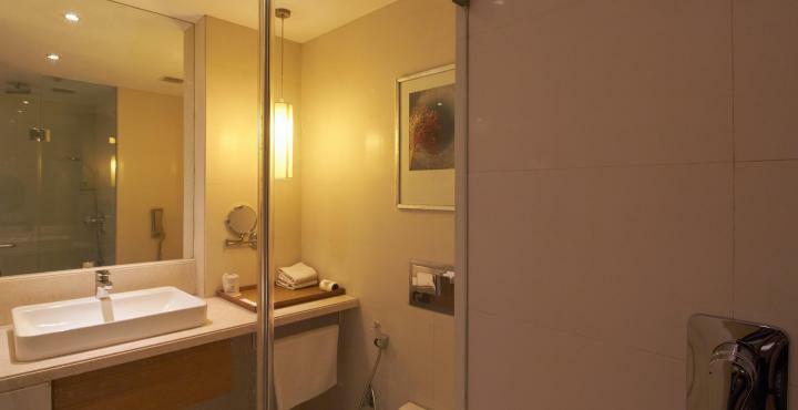 Hotel Platinum Райкот Екстериор снимка