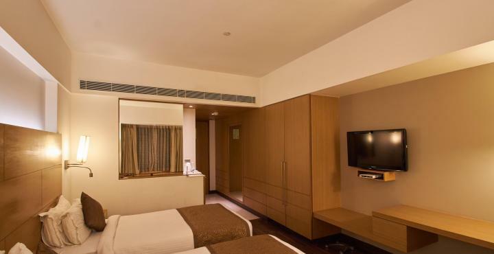 Hotel Platinum Райкот Екстериор снимка